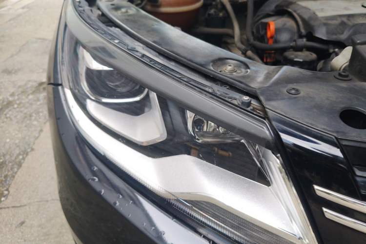 Used Volkswagen Tiguan 2015 1.8TSI Automatic Two-Wheel Drive Trend Edition Right Front Headlight