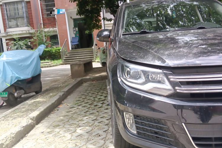 Used Volkswagen Tiguan 2015 1.8TSI Automatic Two-Wheel Drive Luxury Model Right Front Headlight