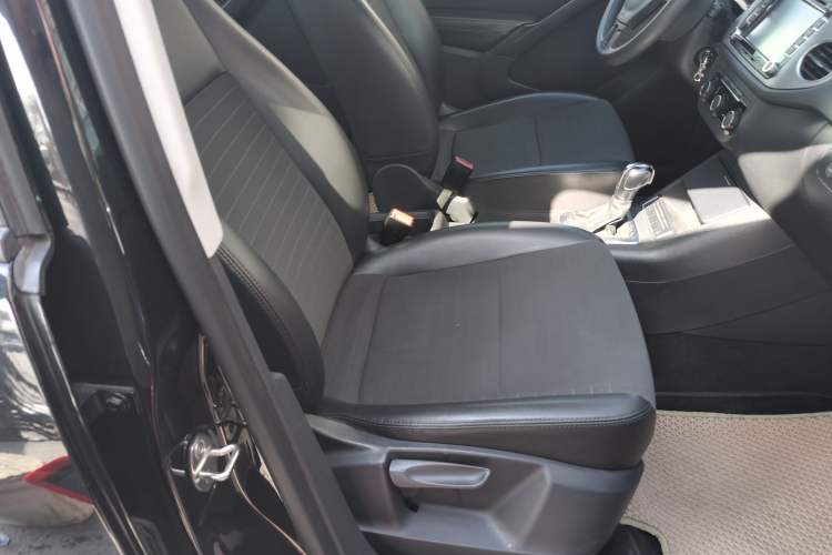 Used Volkswagen Tiguan 2015 1.8TSI Automatic Two-Wheel Drive Trend Edition Right Front Seat