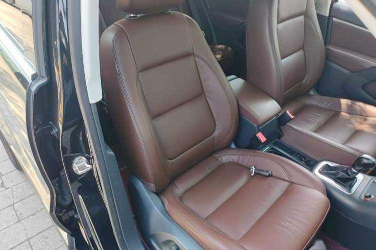 Used Volkswagen Tiguan 2015 1.8TSI Automatic Two-Wheel Drive Luxury Model Right Front Seat