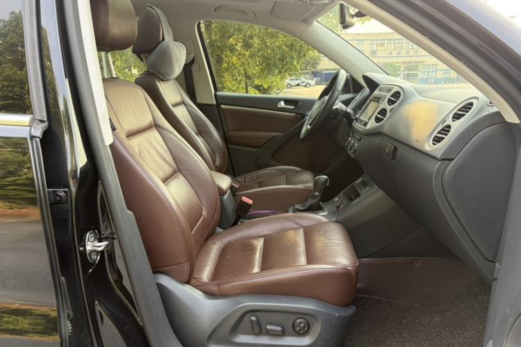 Used Volkswagen Tiguan 2015 1.8TSI Automatic Two-Wheel Drive Luxury Model Right Front Seat
