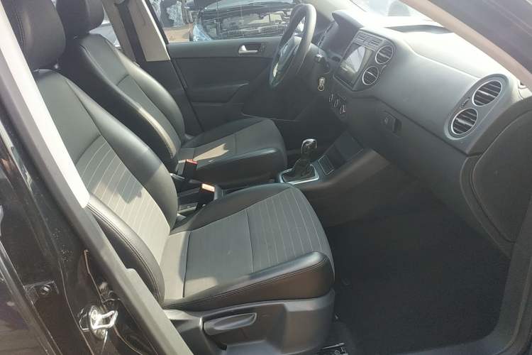 Used Volkswagen Tiguan 2015 1.8TSI Automatic Two-Wheel Drive Trend Edition Right Front Seat