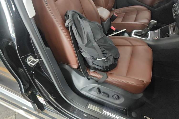 Used Volkswagen Tiguan 2015 1.8TSI Automatic Two-Wheel Drive Luxury Model Right Front Seat