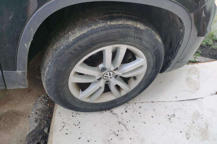 Used Volkswagen Tiguan 2015 1.8TSI Automatic Two-Wheel Drive Trend Edition Right Front Wheel Hub