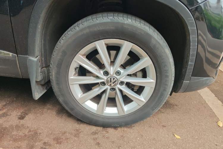 Used Volkswagen Tiguan 2015 1.8TSI Automatic Two-Wheel Drive Comfort Edition Right Front Wheel Hub