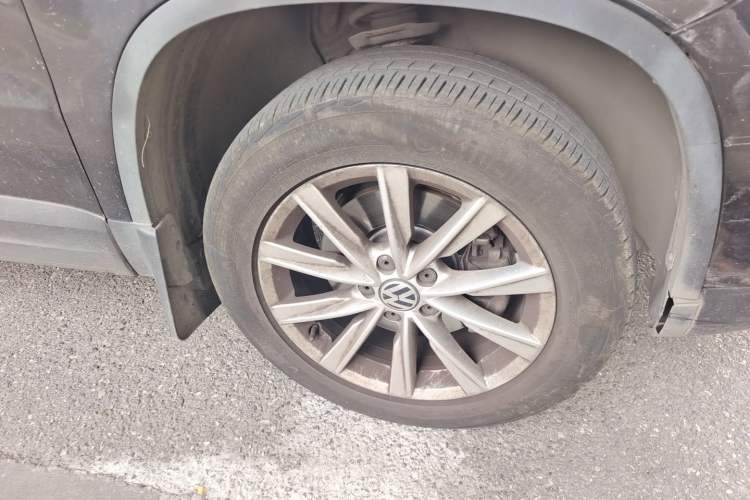 Used Volkswagen Tiguan 2015 1.8TSI Automatic Two-Wheel Drive Comfort Edition Right Front Wheel Hub
