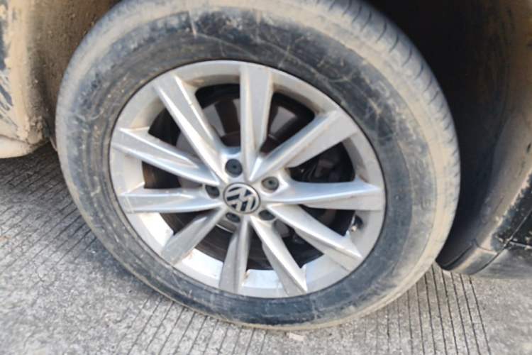 Used Volkswagen Tiguan 2015 1.8TSI Automatic Two-Wheel Drive Comfort Edition Right Front Wheel Hub