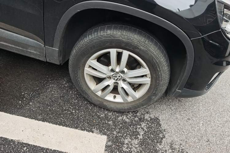 Used Volkswagen Tiguan 2015 1.8TSI Automatic Two-Wheel Drive Trend Edition Right Front Wheel Hub