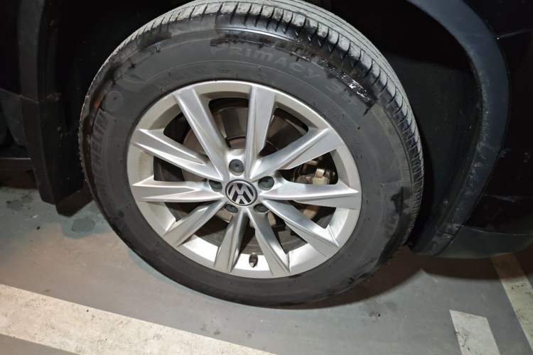 Used Volkswagen Tiguan 2015 1.8TSI Automatic Two-Wheel Drive Comfort Edition Right Front Wheel Hub