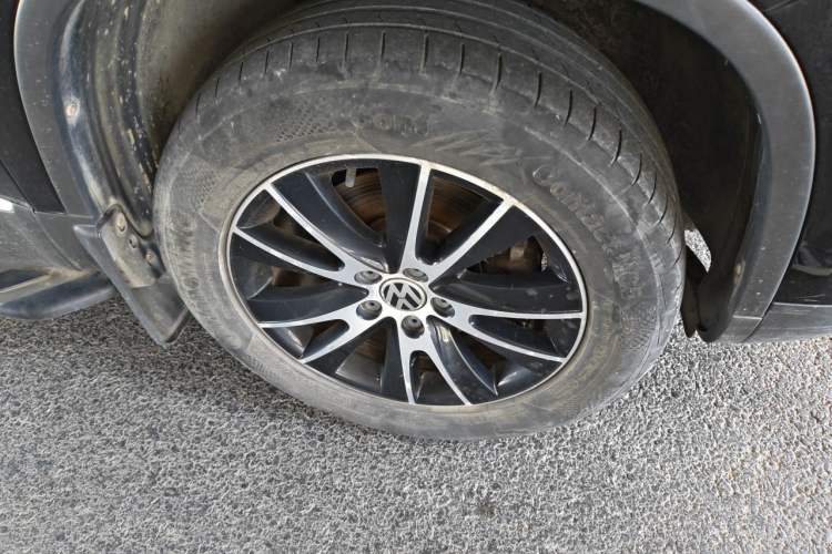 Used Volkswagen Tiguan 2015 1.8TSI Automatic Two-Wheel Drive Luxury Model Right Front Wheel Hub