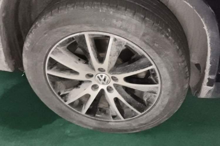 Used Volkswagen Tiguan 2015 1.8TSI Automatic Two-Wheel Drive Luxury Model Right Front Wheel Hub