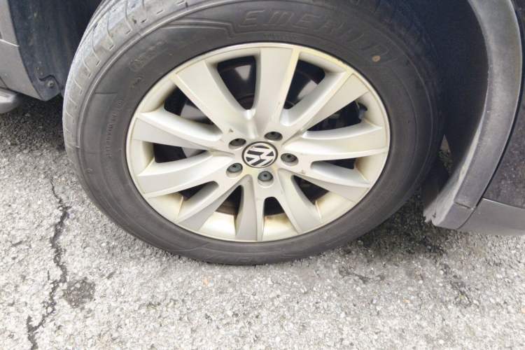 Used Volkswagen Tiguan 2015 1.8TSI Automatic Two-Wheel Drive Luxury Model Right Front Wheel Hub