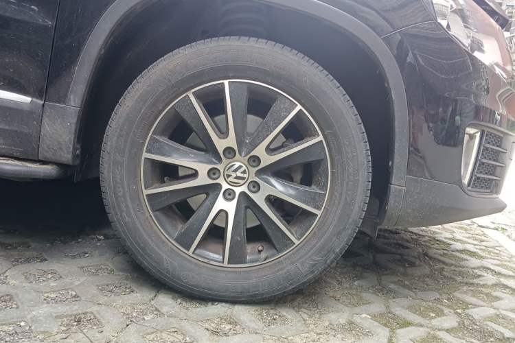 Used Volkswagen Tiguan 2015 1.8TSI Automatic Two-Wheel Drive Luxury Model Right Front Wheel Hub