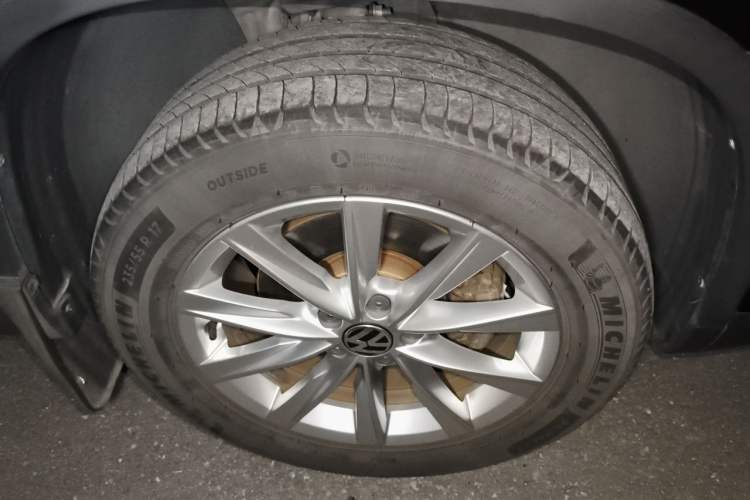 Used Volkswagen Tiguan 2015 1.8TSI Automatic Two-Wheel Drive Comfort Edition Right Front Wheel Hub