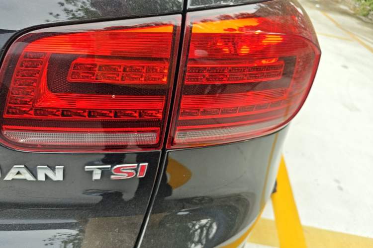 Used Volkswagen Tiguan 2015 1.8TSI Automatic Two-Wheel Drive Trend Edition Right Rear Taillight