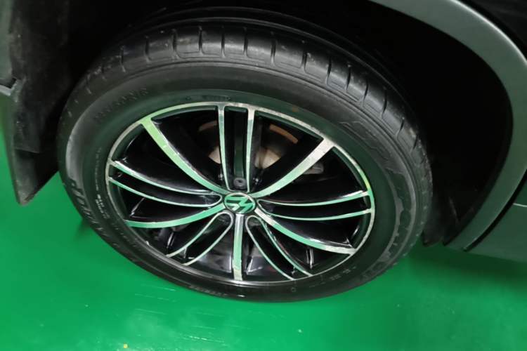 Used Volkswagen Tiguan 2015 1.8TSI Automatic All-Wheel-Drive Luxury Model Right Rear Wheel Hub
