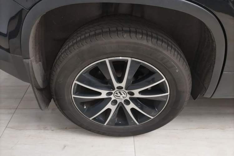 Used Volkswagen Tiguan 2015 1.8TSI Automatic Two-Wheel Drive Luxury Model Right Rear Wheel Hub
