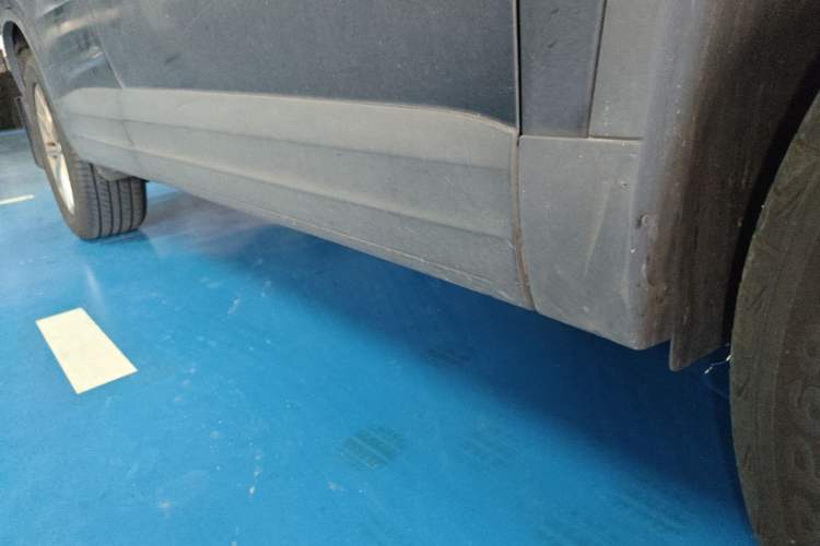 Used Volkswagen Tiguan 2015 1.8TSI Automatic Two-Wheel Drive Comfort Edition Right Side Sill