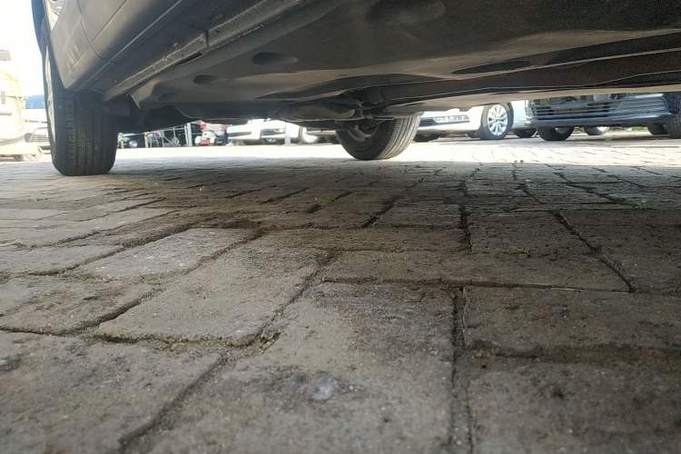Used Volkswagen Tiguan 2015 1.8TSI Automatic Two-Wheel Drive Trend Edition Right Side Sill