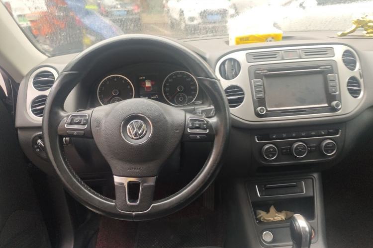 Used Volkswagen Tiguan 2015 1.8TSI Automatic Two-Wheel Drive Luxury Model Steering Wheel