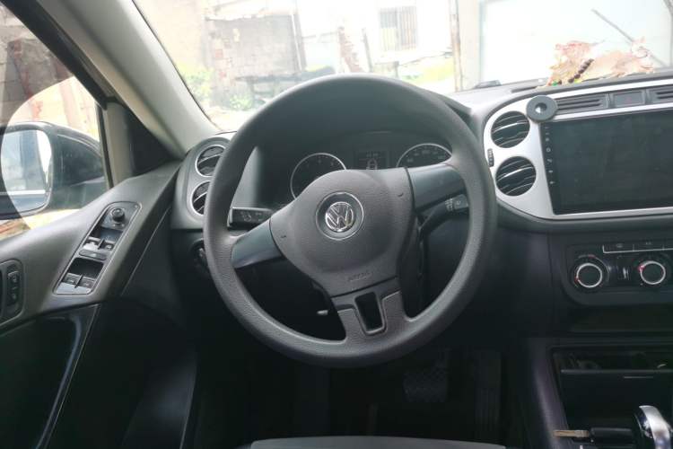 Used Volkswagen Tiguan 2015 1.8TSI Automatic Two-Wheel Drive Trend Edition Steering Wheel