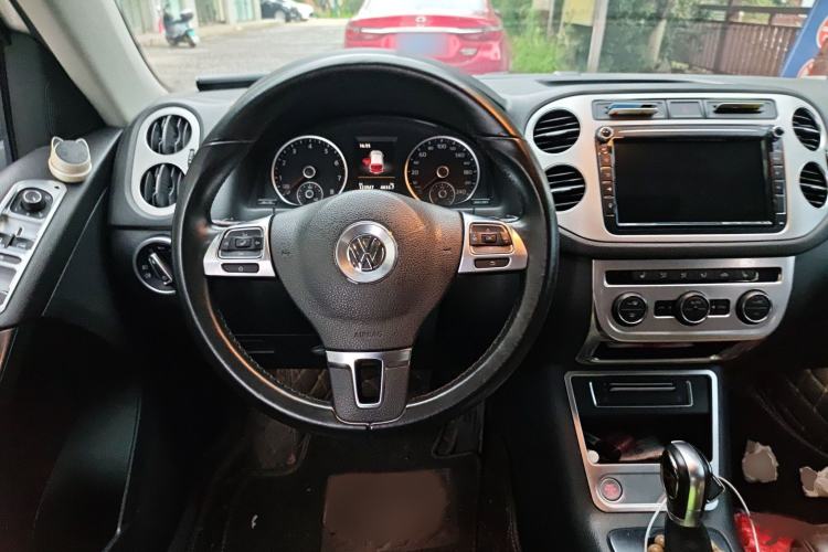 Used Volkswagen Tiguan 2015 1.8TSI Automatic Two-Wheel Drive Luxury Model Steering Wheel