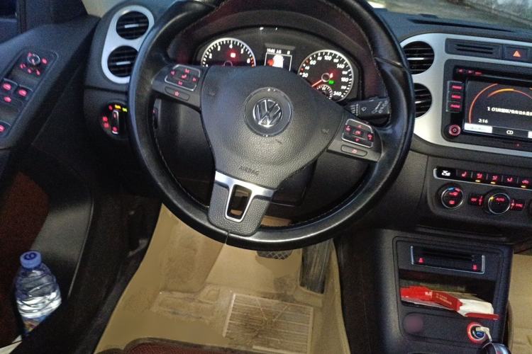 Used Volkswagen Tiguan 2015 1.8TSI Automatic Two-Wheel Drive Luxury Model Steering Wheel
