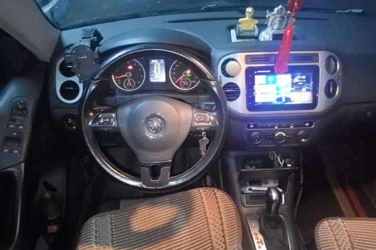 Used Volkswagen Tiguan 2015 1.8TSI Automatic All-Wheel Drive Style Vision Edition Steering Wheel