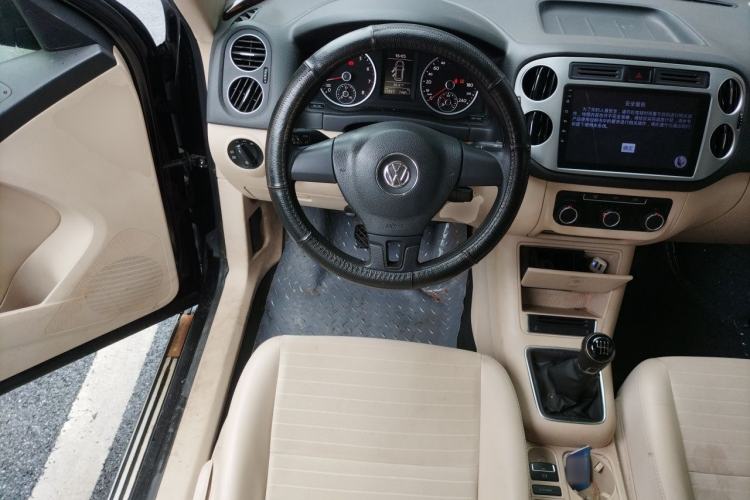 Used Volkswagen Tiguan 2015 1.8TSI Manual Two-Wheel Drive Fashion Edition Steering Wheel