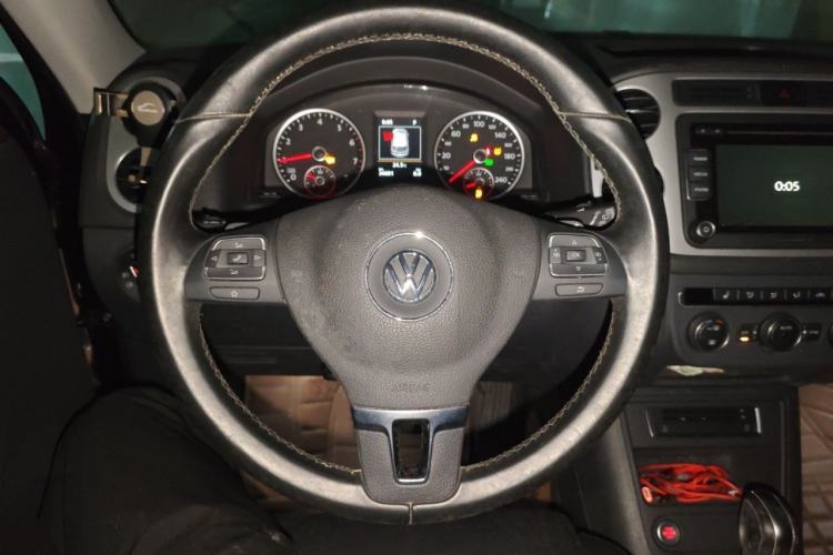 Used Volkswagen Tiguan 2015 1.8TSI Automatic Two-Wheel Drive Luxury Model Steering Wheel