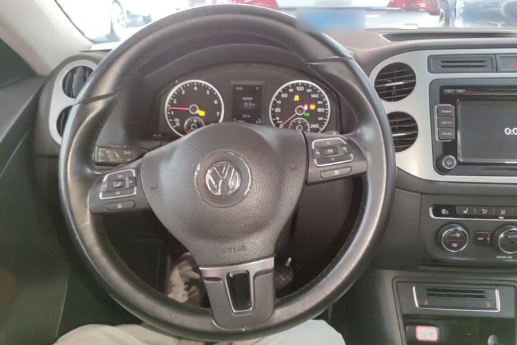 Used Volkswagen Tiguan 2015 1.8TSI Automatic Two-Wheel Drive Luxury Model Steering Wheel