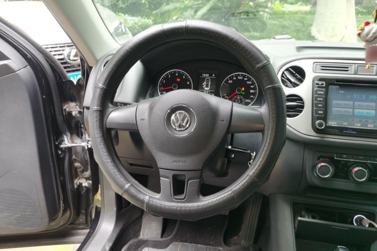 Used Volkswagen Tiguan 2015 1.8TSI Automatic Two-Wheel Drive Trend Edition Steering Wheel