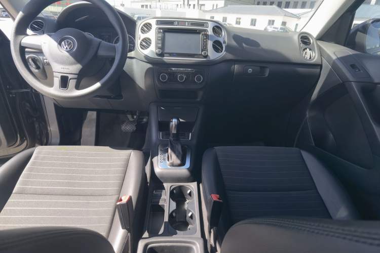 Used Volkswagen Tiguan 2015 1.8TSI Automatic Two-Wheel Drive Trend Edition Steering Wheel