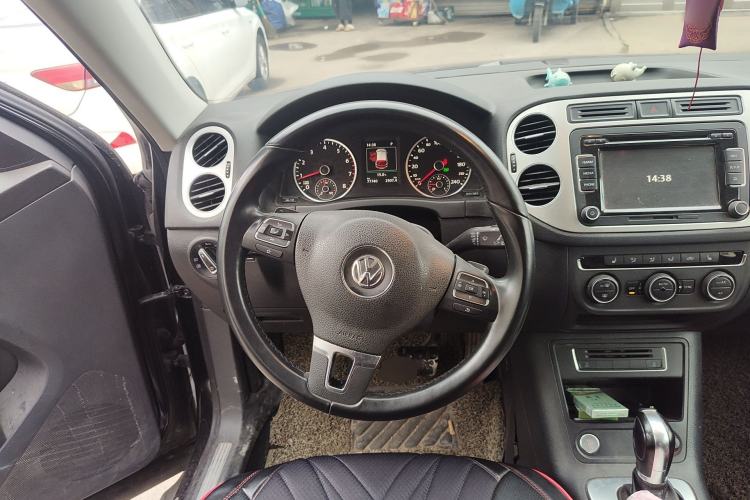 Used Volkswagen Tiguan 2015 1.8TSI Automatic Two-Wheel Drive Luxury Model Steering Wheel