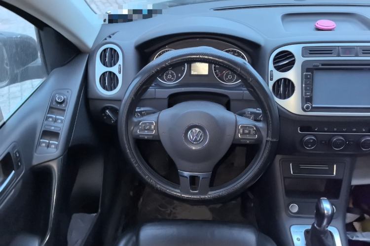 Used Volkswagen Tiguan 2015 1.8TSI Automatic All-Wheel-Drive Luxury Model Steering Wheel