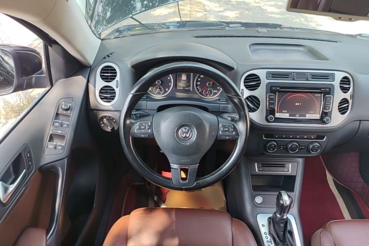 Used Volkswagen Tiguan 2015 1.8TSI Automatic Two-Wheel Drive Luxury Model Steering Wheel