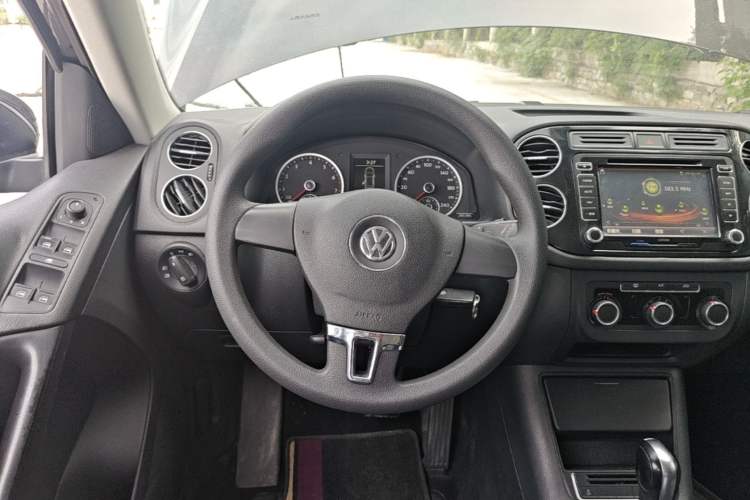 Used Volkswagen Tiguan 2015 1.8TSI Automatic Two-Wheel Drive Trend Edition Steering Wheel
