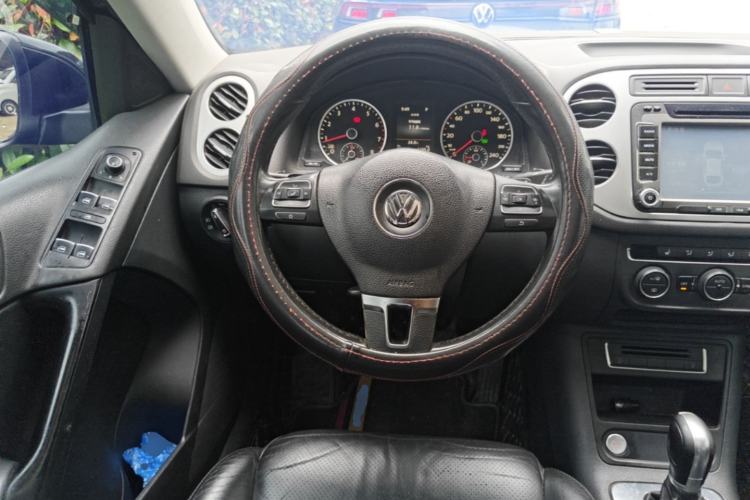 Used Volkswagen Tiguan 2015 1.8TSI Automatic Two-Wheel Drive Luxury Model Steering Wheel