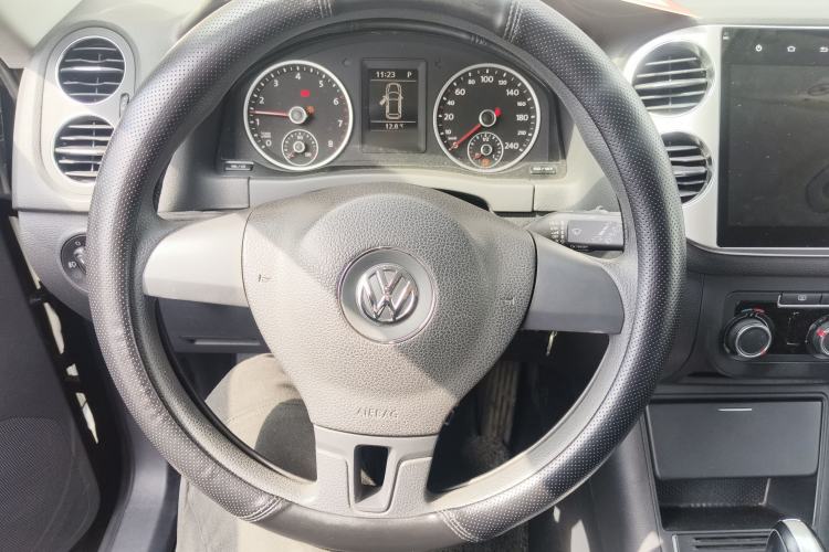 Used Volkswagen Tiguan 2015 1.8TSI Automatic Two-Wheel Drive Trend Edition Steering Wheel