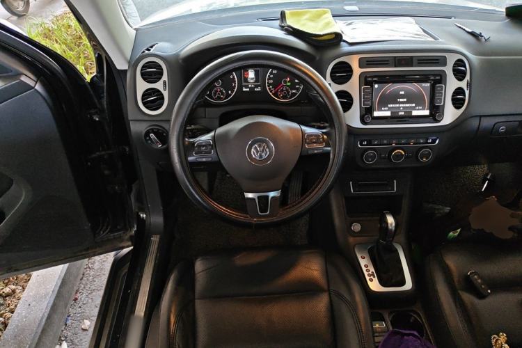 Used Volkswagen Tiguan 2015 1.8TSI Automatic Two-Wheel Drive Luxury Model Steering Wheel