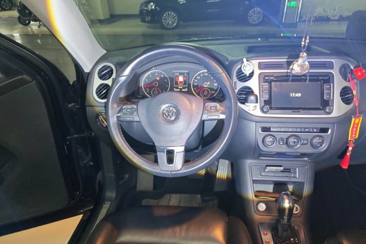 Used Volkswagen Tiguan 2015 1.8TSI Automatic Two-Wheel Drive Luxury Model Steering Wheel