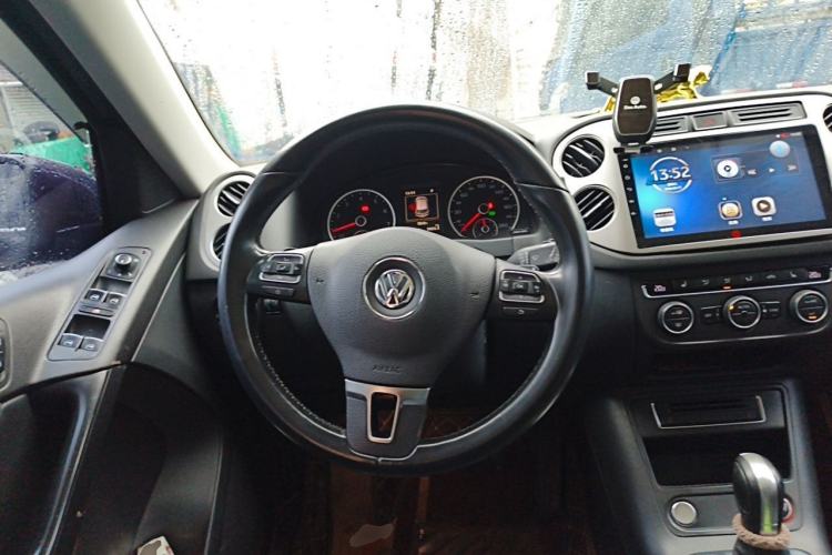Used Volkswagen Tiguan 2015 1.8TSI Automatic Two-Wheel Drive Luxury Model Steering Wheel