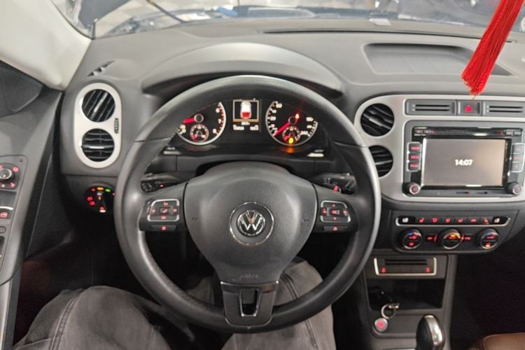 Used Volkswagen Tiguan 2015 1.8TSI Automatic Two-Wheel Drive Luxury Model Steering Wheel