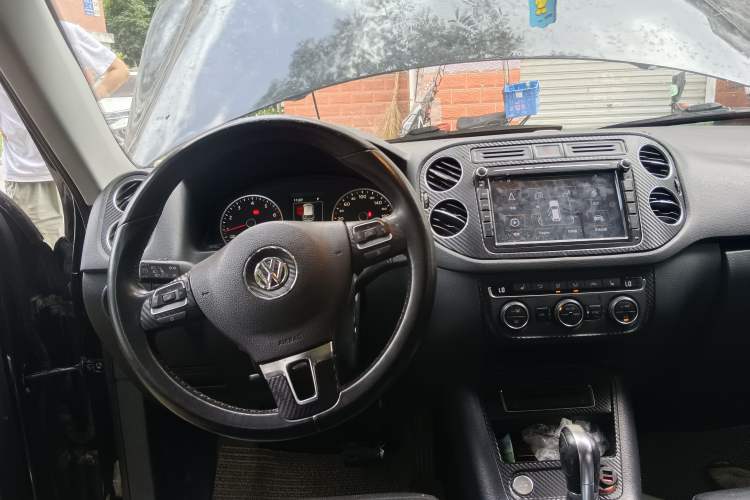 Used Volkswagen Tiguan 2015 1.8TSI Automatic Two-Wheel Drive Luxury Model Steering Wheel