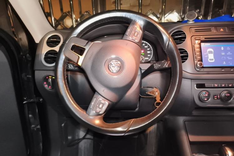 Used Volkswagen Tiguan 2015 1.8TSI Automatic Two-Wheel Drive Comfort Edition Steering Wheel