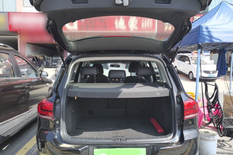 Used Volkswagen Tiguan 2015 1.8TSI Automatic Two-Wheel Drive Trend Edition Trunk