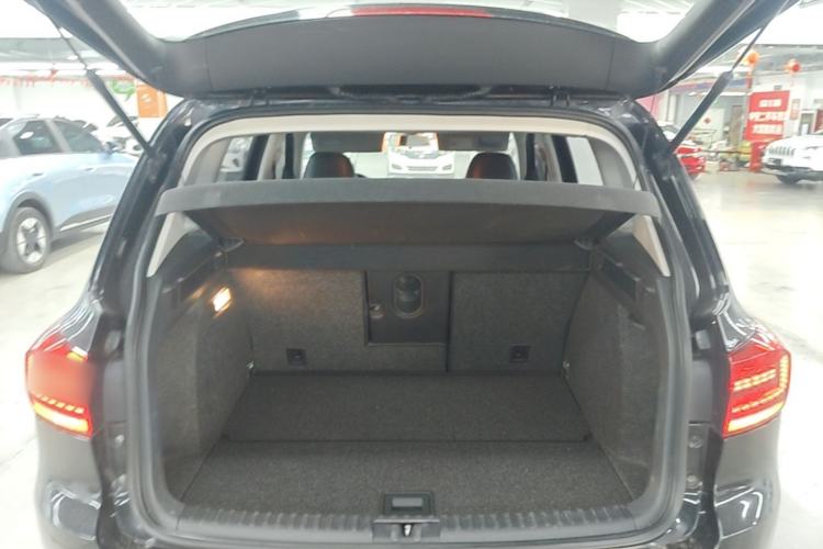 Used Volkswagen Tiguan 2015 1.8TSI Automatic Two-Wheel Drive Comfort Edition Trunk
