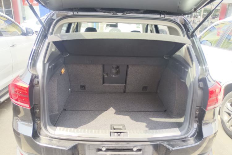 Used Volkswagen Tiguan 2015 1.8TSI Automatic Two-Wheel Drive Trend Edition Trunk