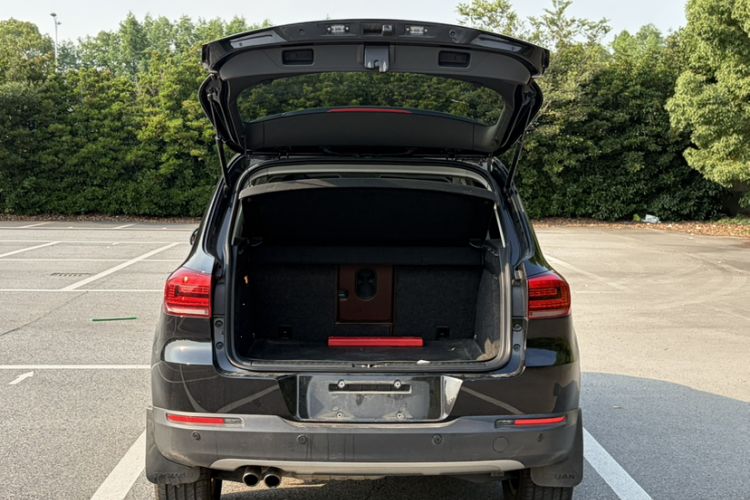 Used Volkswagen Tiguan 2015 1.8TSI Automatic Two-Wheel Drive Luxury Model Trunk
