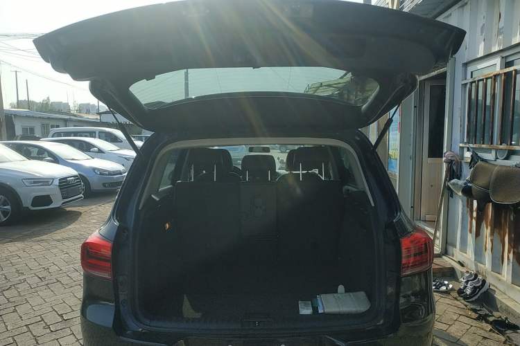 Used Volkswagen Tiguan 2015 1.8TSI Automatic Two-Wheel Drive Trend Edition Trunk